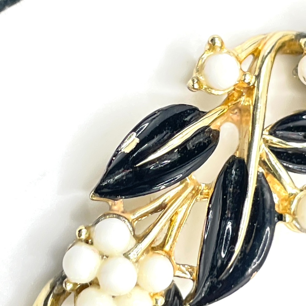 Coro Vintage RARE Black Enamel White Bead Parure Necklace Earrings Bracelet Set - Picture 8 of 16